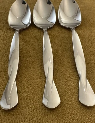 (3) Teaspoons ONEIDA USA TORSADE Stainless Flatware Glossy - Image 1 of 4