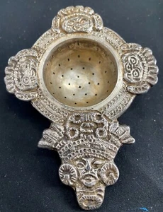 HERMOSO COLADOR DE TÉ ANTIGUO PLATEADO/PLATEADO ADORNADO CON FIGURA INCAS en muy buen estado - Imagen 1 de 5