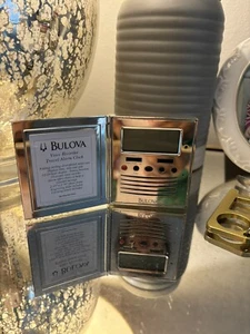 Bulova Quarz LCD Kompakt Reisewecker Modell Batteriebedarf - Bild 1 von 4