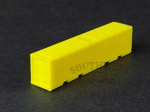 SW Replicas HO Scale 240-1015: 40' CARGO CONTAINER - BOTH DOORS CLOSED - YELLOW - Bild 1 von 1