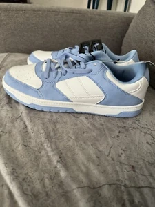 AND1 LADIES WOMENS LOW TOP BLUE WHITE SNEAKERS SHOES SIZE 10 LACE UP SPORTS NWT - Picture 1 of 5