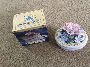 New Trinket Box Gloss Porcelain With Raised Floral Top 3"x 3-1/2" - Picture 1 of 4