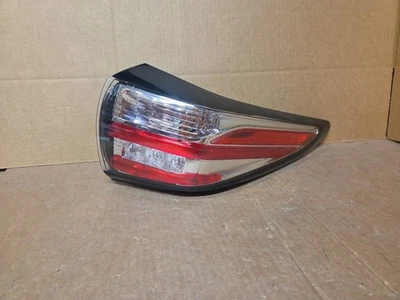 Luz trasera pasajero derecho Nissan Murano 2015-2018 OEM H244 Foto 1 de 4
