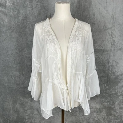 Blusa pequeña boho Johnny Was blanca con ojales y ojales bordados manga campana Foto 1 de 4