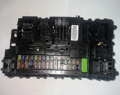 Ford Edge 2015-2017 OEM caja de fusibles multifunción HU5T15604BAK Foto 1 de 2