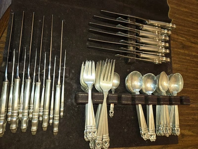 Juego de cubiertos Royal Danish by International de plata esterlina para 12 servicio 85 piezas Foto 1 de 4