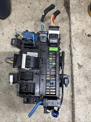 Módulo de controle de corpo caixa de fusíveis Ford Transit Smart Junction BCM OEM 2015-2019 - Imagem 1 de 4