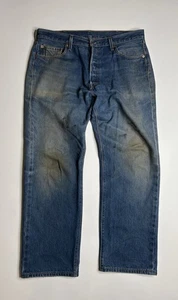 Pantalones de mezclilla Levi’s 501 de colección con botones lavado medio personalizados talla 36 x 30* - Imagen 1 de 18