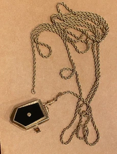 Medallón y cadena protectora eduardiano de ónix negro con múltiples compartimentos - Imagen 1 de 7