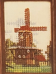 Lanarte Miniatuur Minature Cross Stitch Windmill Dutch 2 x 3 inches Holland vtg - Picture 1 of 12