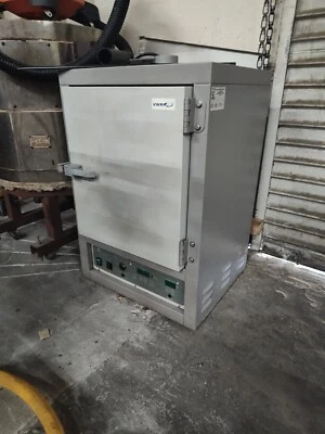 Horno de convección controlado por microprocesador VWR Scientific 1330 F Foto 1 de 4