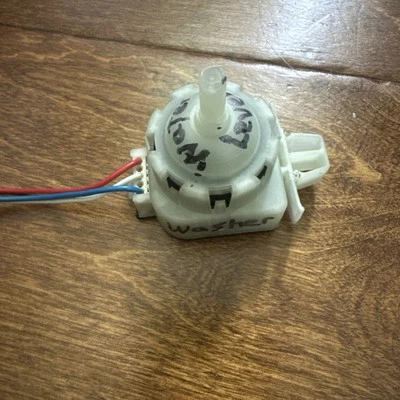 Interruptor de control de presión de agua para lavadora Frigidaire Foto 1 de 2