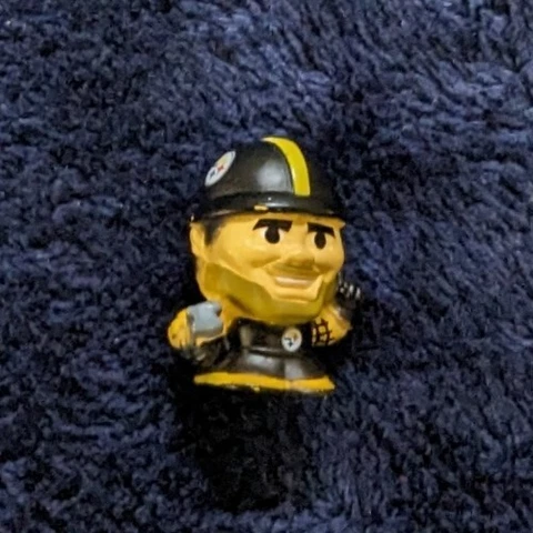 2016 NFL Series 5 Teenymates Steelers "Steely McBeam" Mascot Figure 1:37 Cover