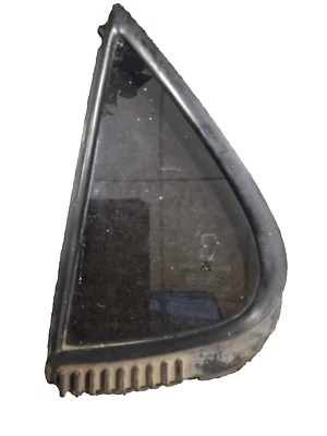 Hyundai Elantra: 1996, 1997, 1998, 1999, 2000, cristal ventilación puerta trasera izquierda Foto 1 de 4