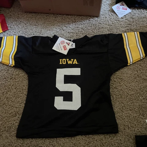 New Iowa Hawkeyes Football Jersey Youth #5 4T Cover