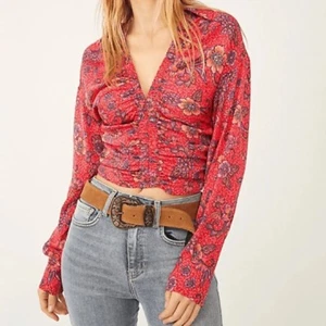 Neu mit Etikett Free People Bluse / I GOT YOU Blumendruck Cropped Langarmshirt / Gr. S - Bild 1 von 9