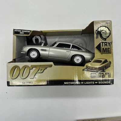 James Bond 007 Aston Martin DB5 Skyfall - Luces motorizadas sonido Foto 1 de 4