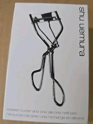 Rizador de pestañas Shu Uemura, regular, plateado Foto 1 de 3