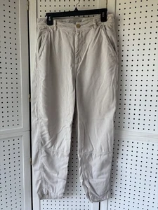 Everlane The Chino in butterweichem Tencel Damengröße 6 khaki entspannt spitz zulaufend - Bild 1 von 7