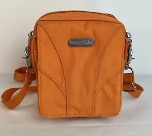 Portafoglio Baggallini tracolla 2 in 1 convertibile cintura vita fianchi viaggio arancione - Foto 1 di 18