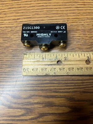 Interruptor Highly Z15G1300 SPDT 15 Amp 250VAC Pin Émbolo Tornillo Terminal Foto 1 de 3