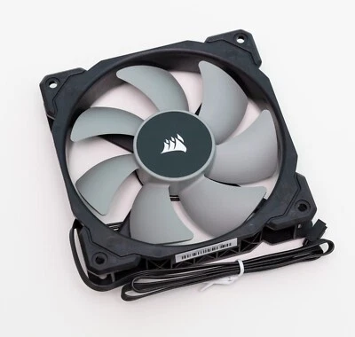 New: Corsair ML120 Magnetic Levitation 120mm 4 Pin PWM Fan 31-005165 - Image 1 of 4