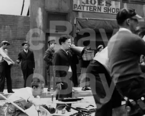 The Great Dictator (1940) Charlie Chaplin 10x8 Photo - Imagen 1 de 1