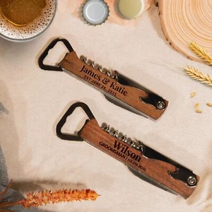 Sacacorchos y abrebotellas de vino de madera grabado - Imagen 1 de 9