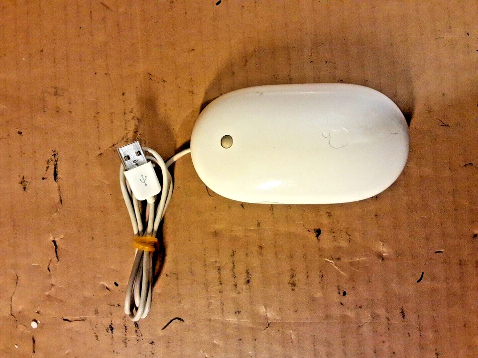 Apple Wired Mighty Mouse White A1152 USB  Optical - Image 1 of 4