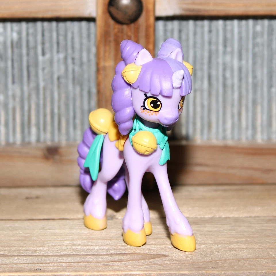 Boneco solto Shopkins Happy Places Rainbow Beach Ringa Bell Lil unicórnio - Imagem 1 de 4