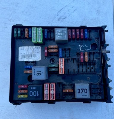 06-09 VW Mk5 GTI Jetta GLI 2.0T caja de fusibles 1K0937124K OEM Foto 1 de 4
