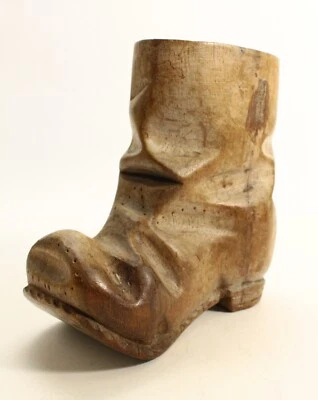 = Bota de madera tallada vintage diminuta novedad, estilo ratonero de Londres Foto 1 de 4