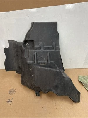 RAM PROMASTER CITY 2015-2022 pasajero delantero derecho panel de piso protector térmico OEM Foto 1 de 4