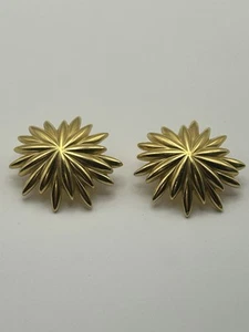 Vintage Crown TRIFARI Signed Gold Tone Starburst Clip On Earrings - Picture 1 of 9