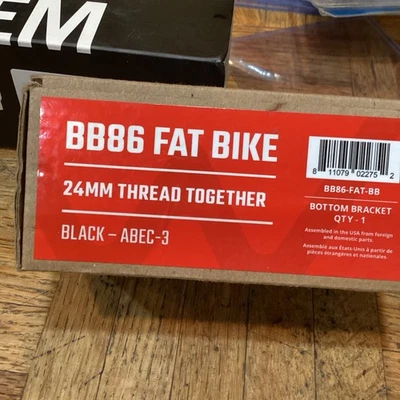 Wheels Manufacturing BB86/92 Bottom Bracket w/ABEC-3 Bearings Threaded - Image 1 of 4