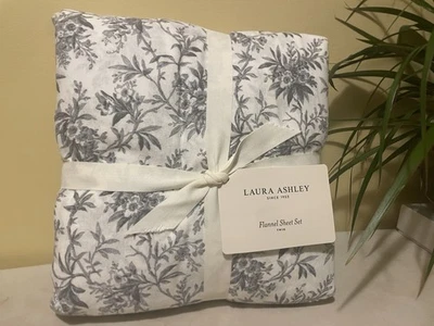 Laura Ashley soft Flannel sheet set - Twin Faye Toile pattern 100% Cotton - Image 1 of 3
