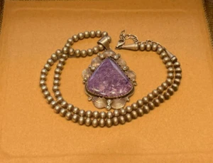 Charoite nativo americano en ley con collar 58,9 gramos peso total - Imagen 1 de 4
