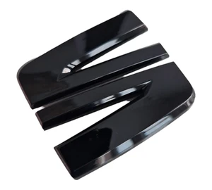 Insignia delantera Leon/Ibiza 5F/6F negra pre-lifting MK3 2012-16/6P 2015-17 - Imagen 1 de 4