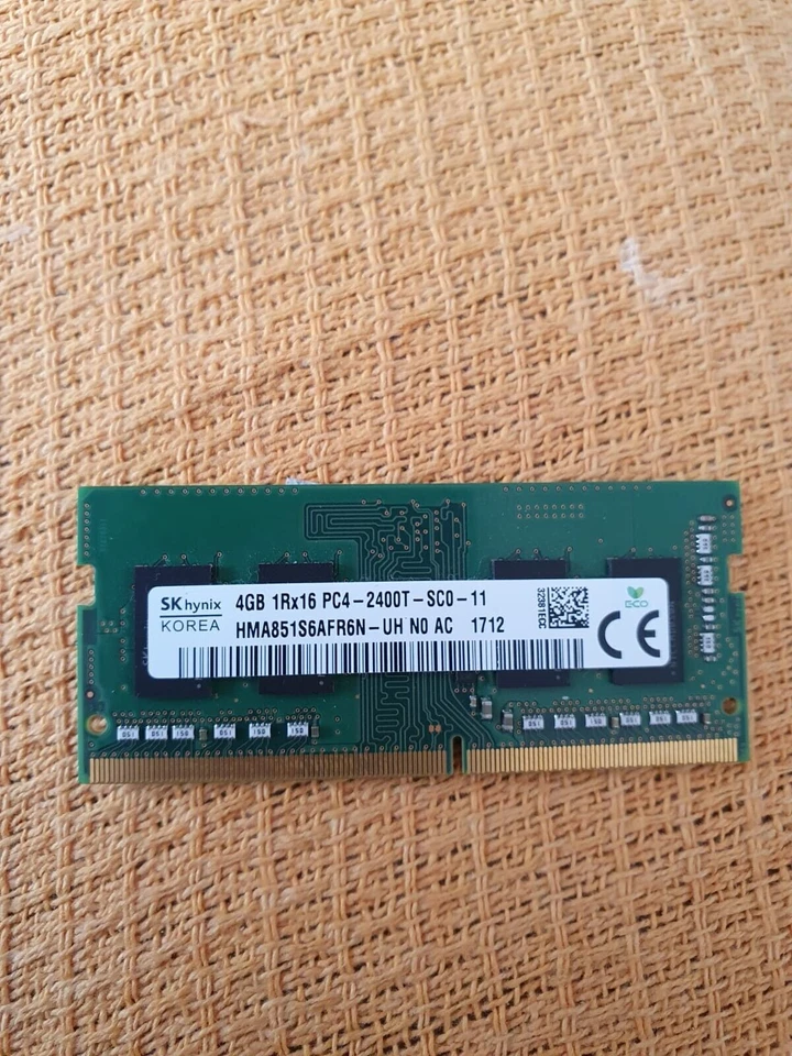 SK-hynix HMA851S6AFR6N-UH 4GB DDR4 2400MT/s Non ECC Memory RAM SODIMM - Image 1 of 1