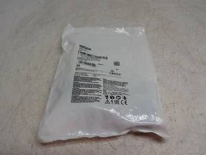 Siemens 3SU1150-2BF60-3MA0 3SU11502BF603MA0 Selector Switch 2 Position New - Picture 1 of 8