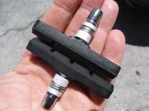 1 Paar (2 Beläge) Mountainbike Fahrrad V Bremshalter Beläge Performance Gummi  - Bild 1 von 3