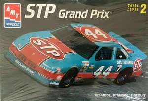 NEW! Sealed AMT ERTL “STP Grand Prix #44” Richard Petty NASCAR 1:25 Model Kit - Picture 1 of 2