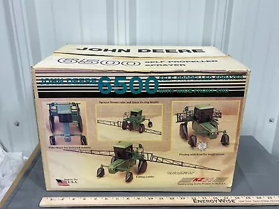 John Deere 6500 SPRAYER Self Propelled KZCO Spec-Cast 1:16 NIB Wide Front RARE! - Image 1 of 4