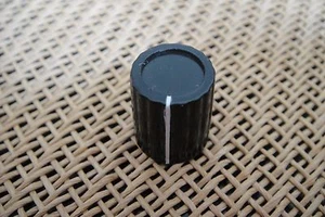 4 Stck. 1/4" Marconi schwarz Verstärker RotaryPointer schwarzer Regler Gitarrenpedal Effekte - Bild 1 von 3
