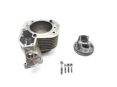 Jarro de cilindro do motor com pistão direito 1996 BMW R1100RTL 2782A - Imagem 1 de 4