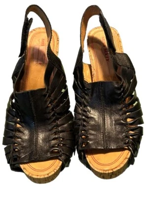 MISS SIXTY Sandalia Negra Tacón Bomba EE. UU. 9 UE 39.5 Boho Hippie Club Dance Core Foto 1 de 4