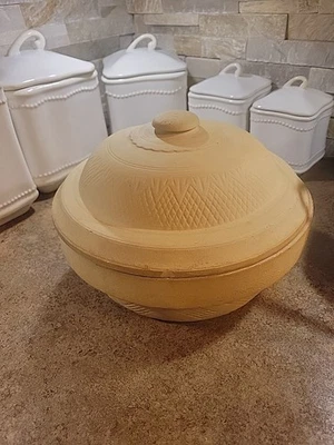 Vintage STAR Clay Dutch Oven Bean Pot "THE GERMAN " 10.5 INCHES DIAMETER W/LID - Image 1 of 4