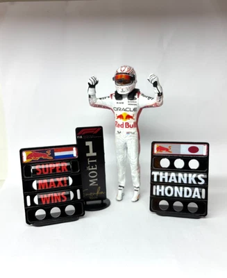 Max Vestappen 2025 winner Japan Gp suzuka red bull rb21 1/18 pit board - Immagine 1 di 3