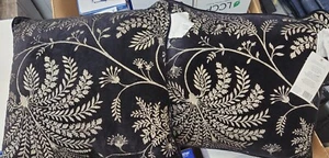 Lot of 2 Sanderson Decorative Pillow, 18" x 18" - Picture 1 of 4
