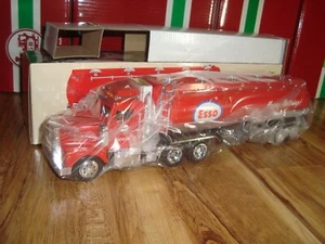 TAYLOR MADE TRUCKS RED ESSO TANKER TRUCK WITH LIGHTS & SOUND NEW LGB SCALE! - Bild 1 von 4